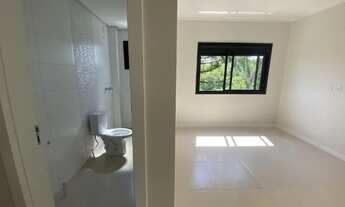 Imagem 7: Espaçoso apartamento de 3 dormitórios com suíte, rodeado por natureza preservada