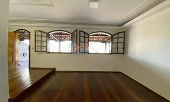 Imagem 5: Casa colonial de 04 quartos, Salas, Varanda, Banheiro, 04 Vagas de Garagem, no Jardim Riac