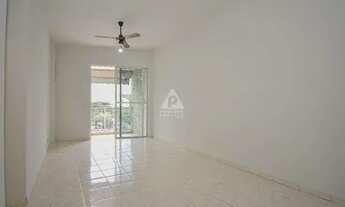 Imagem 2: ÓTIMO APARTAMENTO 2 QUARTOS COM VAGA E VARANDA!!!