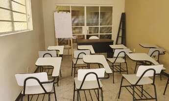 Imagem 3: Salas e Pátio no bairro Floresta