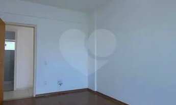 Imagem 3: Oportunidade Imperdível no Coração da Freguesia!