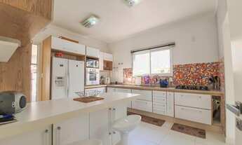 Imagem 3: Sobrado espaçoso, com 3 suítes à venda!