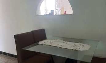 Imagem 5: Apartamento na iaraqua com sofá mesa armários e ar condicionado