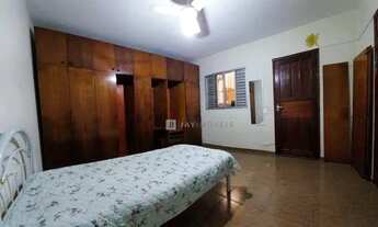 Imagem 3: Casa com 2 dormitórios, sala ampla para 2 ambientes, 1 escritório, 1 banheiro, 1 vaga de g