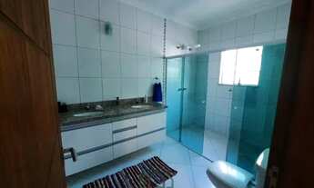 Imagem: Casa à venda 3 Quartos, 2 Vagas, 250M²