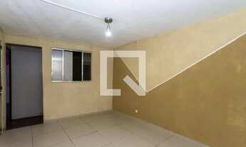 Imagem 4: Casa para Aluguel - Jardim Presidente Dutra, 2 Quartos, 47 m2