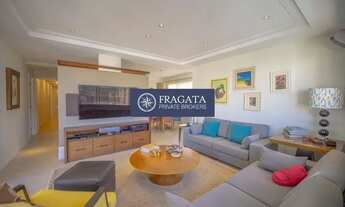 Imagem 2: Maravilhoso apartamento reformado à venda no Bairro de Pinheiros com 176m² de área útil, 3