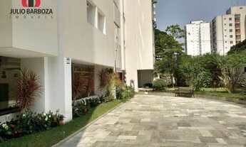 Imagem 2: Apartamento com 2 dormitórios, banheiro social, banheiro serviço, sacada, e 1 vaga de gar