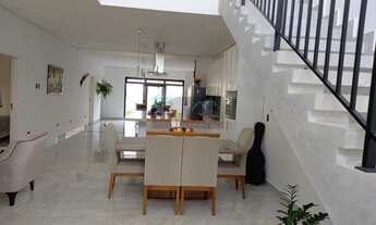 Imagem 3: Sobrado com 233 m², no Condomínio Renaissance, 4 dormitórios sendo 3 suítes, Zona Leste de