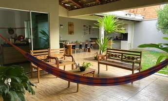 Imagem: Casa térrea com área!