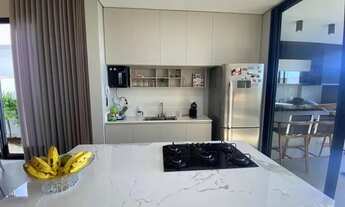 Imagem 5: Casa de condomínio para venda tem 224 metros quadrados com 4 quartos