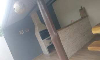 Imagem 5: Casa em rua pública