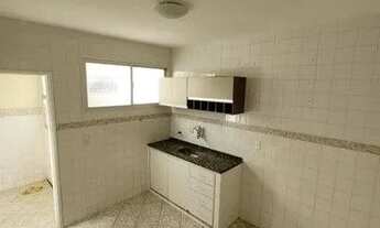 Imagem 5: Três quartos no condomínio Beira Mar - quarto andar de escada