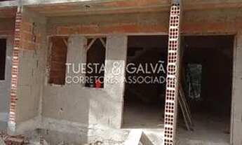 Imagem 2: Sobrado geminado, 2 quartos, 1 vaga de garagem. Terreno elevado, proporcionando linda vist