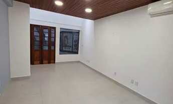 Imagem 2: Loja Shopping para venda possui 24 m em Praia da Costa - Vila Velha - ES