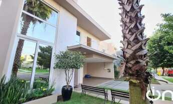 Imagem 3: CASA DE CONDOMÍNIO à venda CONDOMÍNIO FLORAIS DOS LAGOS - 4 quartos, 300m2 por R$2.950.00