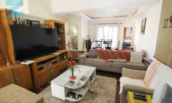 Imagem: Casa com seis dormitórios