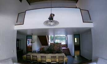 Imagem 5: Casa de condomínio para venda tem 450 metros quadrados com 5 quartos