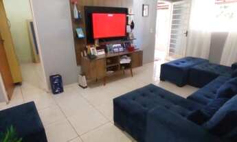 Imagem 5: Casa de condomínio para venda possui 250 metros quadrados com 4 quartos