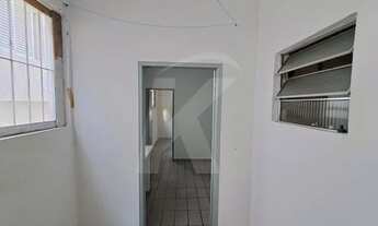 Imagem 2: Casa com 1 dormitório, cozinha, banheiro, área de serviço