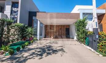 Imagem: Casa de condomínio térrea para venda possui