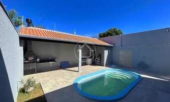 Imagem: CASA COM 03 DORMITÓRIOS E PISCINA NO PARATI