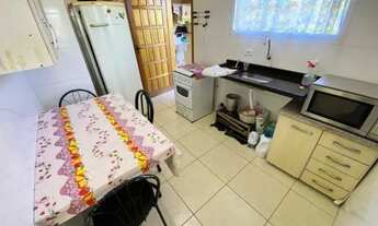 Imagem 4: Sobrado Mobiliado em Condomínio, Primeira Casa com Sacada, Apenas 200 Metros da Pista