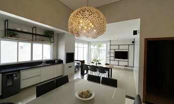 Imagem 6: Casa de condomínio para venda tem 212 metros quadrados com 3 quartos