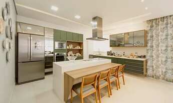 Imagem 4: Casa de condomínio sobrado para venda tem 480 metros quadrados com 6 quartos