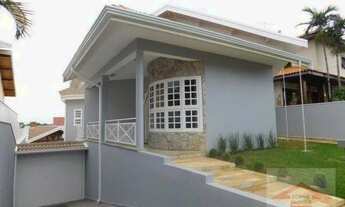 Imagem: Casa com 3 dormitórios contendo 1 suíte