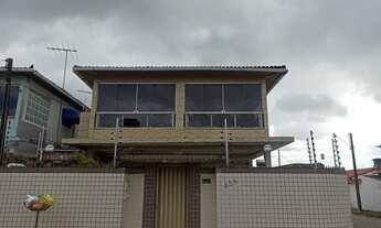 Imagem 4: Casa para venda possui 320 metros quadrados com 4 quartos em Ipês - João Pessoa