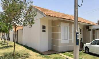 Imagem 2: Casa em condomínio, terreno de esquina, 2 entradas, 2 quartos com armário embutido e ar co