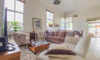 Imagem 2: Sobrado espaçoso, com 3 suítes à venda!