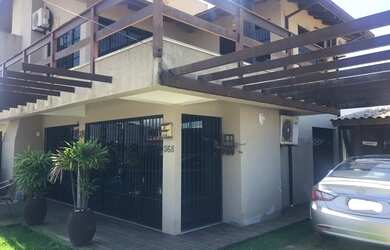 Imagem 2: Bela Casa no Centro de Garopaba, a 1 km da Praia Central!