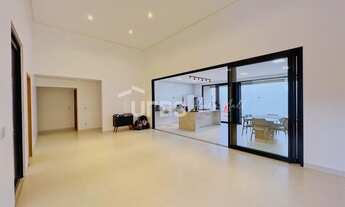 Imagem 5: Linda casa térrea recém reformada à venda no Parque das Laranjeiras com 393 m2 e 4 suítes