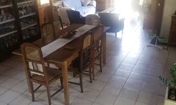 Imagem 3: Casa para venda possui 200 metros quadrados, 3 andares, com 4 quartos em Badu - Niterói