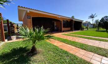 Imagem: Casa de 4 dormitórios à Venda - Xangri-lá