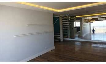 Imagem 7: Cobertura esplendida com piscina totalmente reformada, ar condicionado, com armários plane