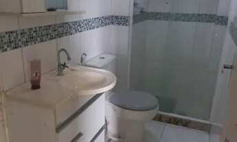 Imagem 4: Apartamento na iaraqua com sofá mesa armários e ar condicionado