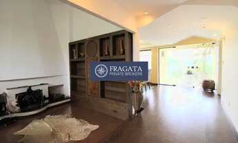 Imagem 6: Casa diferenciada, em condomínio fechado, com 5 suítes, 5 vagas, piscina. 700 m² - venda