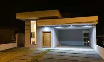 Imagem: Casa à venda 3 Quartos, 4 Vagas, 250M²