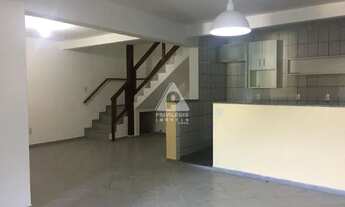 Imagem 4: Casa Triplex 4 quartos em Parque das Palmeiras, Angra dos Reis