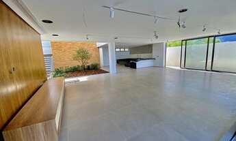 Imagem 7: Casa para venda possui 600 metros quadrados com 4 quartos em Garça Torta - Maceió