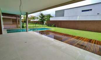 Imagem 6: Casa de condomínio para venda possui 480 metros quadrados com 5 quartos