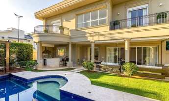 Imagem: Casa alto padrão com 5 suítes e 6 vagas