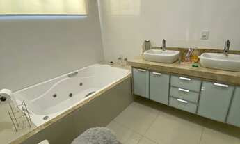 Imagem 5: Casa de condomínio térrea para venda possui 385 metros quadrados com 3 quartos