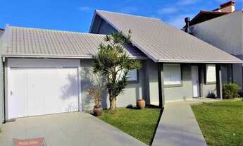 Imagem 2: Sobrado com 03 dormitórios e piscina no centro de Imbé