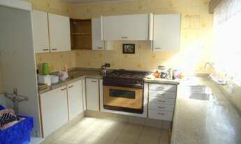 Imagem 7: Casa para venda tem 196 metros quadrados com 5 quartos em Fazendinha - Curitiba - PR