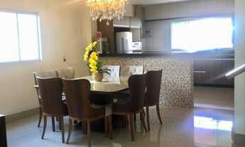 Imagem 6: Sobrado para venda tem 240 metros quadrados com 3 quartos