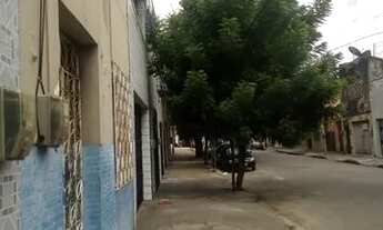 Imagem 2: Casa com 2 Quartos à Venda, 145m² por R$ 240.000